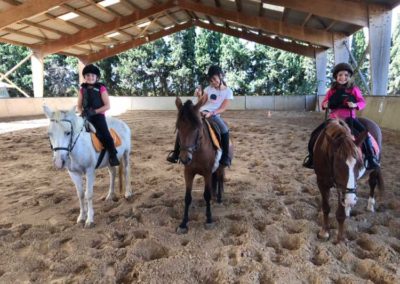 Cours d'Équitation Poney Club au Centre équestre Écurie de la Serre à Saint-Thibéry